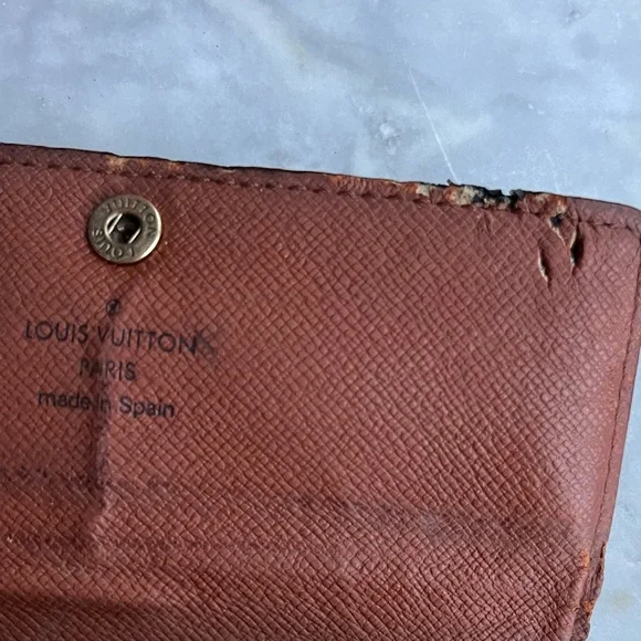 Louis Vuitton Monogram Brown Signature Compact Wallet CA1907 - Picture 9 of 16